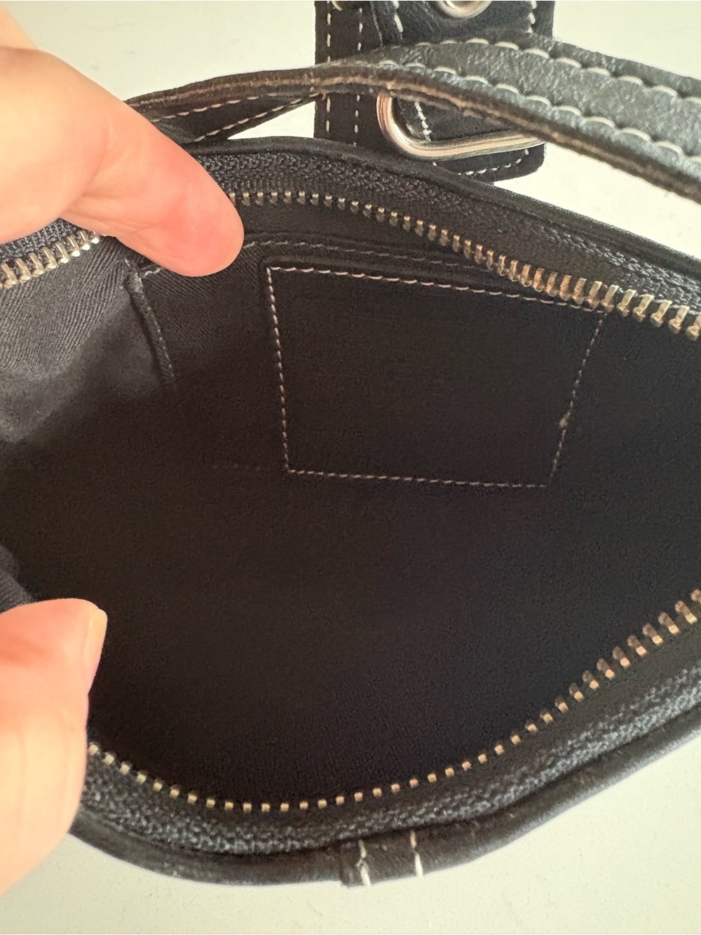 Coach vintage 90 mini Black Leather Shoulder Bag with Contrast Stitching - Picture 12 of 12